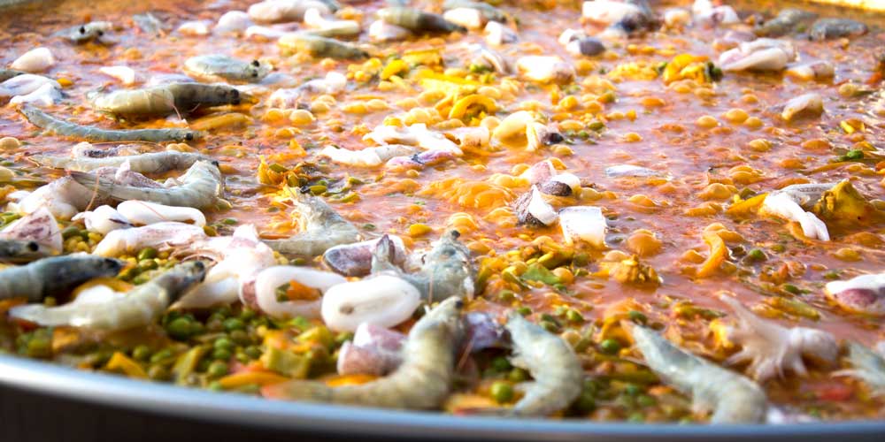 Paella mista española